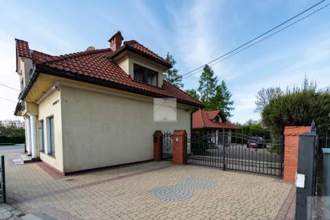Dom z częścią biurową Topowa lokalizacja
