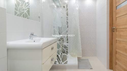 3 pokoje, miejsce parkingowe w cenie, 60m2