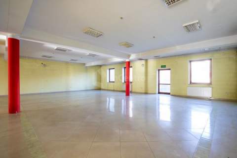 Lokal handlowo-usługowy 210m2. Długa 19A.
