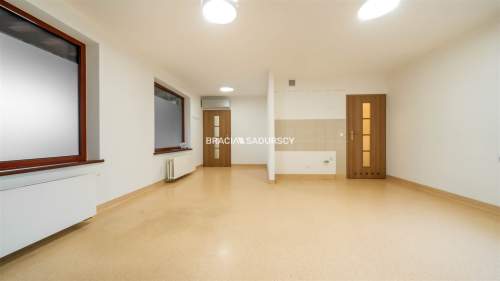 Lokal usługowo-handlowy, okolice Bronowic 