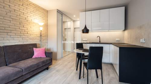 os. Hutnicze 1 pok. balkon