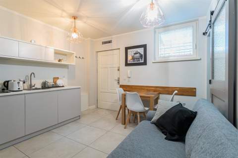 2 POKOJE - ULICA STUDENCKA - SUTERENA - 38,55 M2