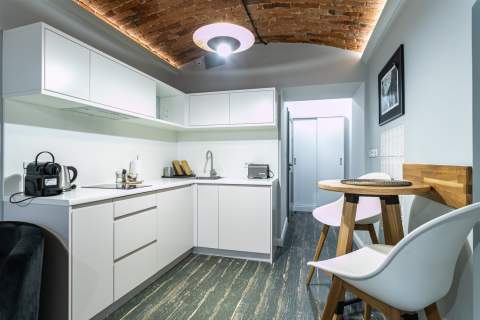 STUDIO PRZY ULICY STUDENCKA - SUTERENA - 19,33 M2