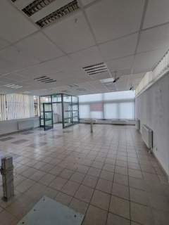 Lokal handlowo-usługowy na wynajem w centrum Konina 138m2