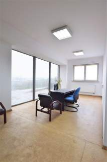 Biura - 3 pomieszczenia - 96 m2- parking, ochrona