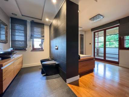 Przestronny apartament na kameralnym osiedlu taras