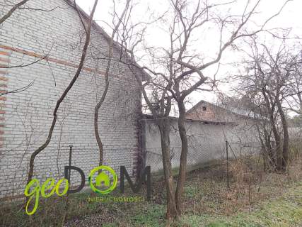 Dom wolnostojący z cegły na dużej działce 0,2817HA