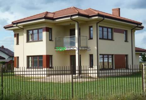 Przestronny 6 pokojowy, wolnostojący dom