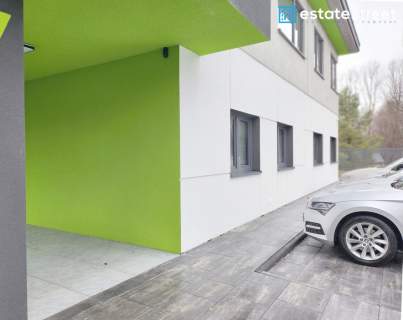 Lokal z dużym parkingiem / gabinety, biura
