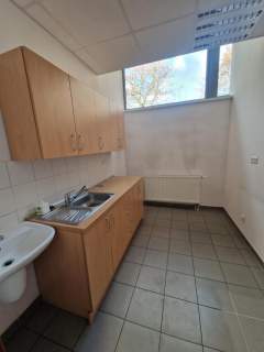 Lokal handlowo-usługowy na wynajem w centrum Konina 138m2