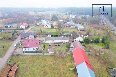 Przestronny dom z dużą działką w malowniczej okolicy