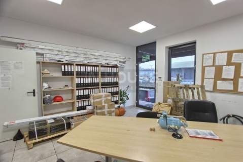 Lokal użytkowy magazyn w Centrum