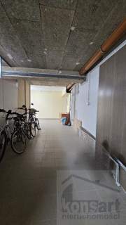 Lokal w podziemiu Apartamenty Pod Zegarem