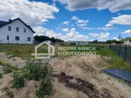 Nasłoneczniona, uzbrojona działka na Wiczlinie