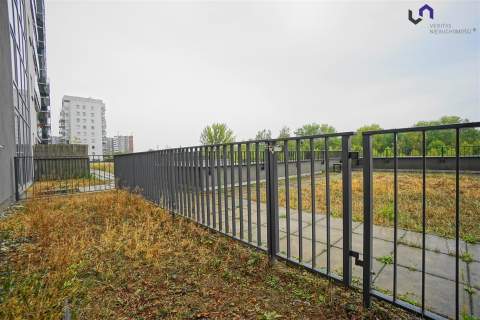 NOWE TYSIĄCLECIE DUŻA KAWALERKA Z TARASEM 