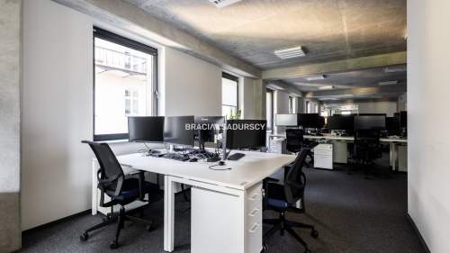 Biurowiec okolica Galerii krakowskiej