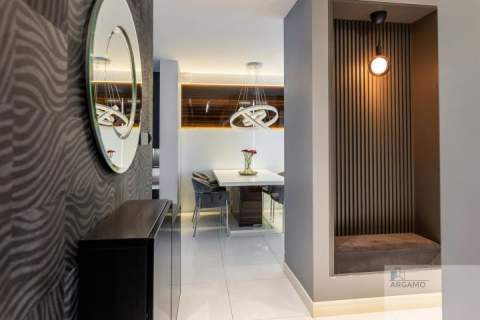 Dwupoziomowy apartament w świetnej lokalizacji.