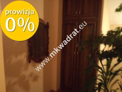 Dom z dużą działką. Też dla firmy.