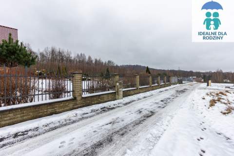 Parterowy dom wolnostojący na 10,5 arowej działce 
