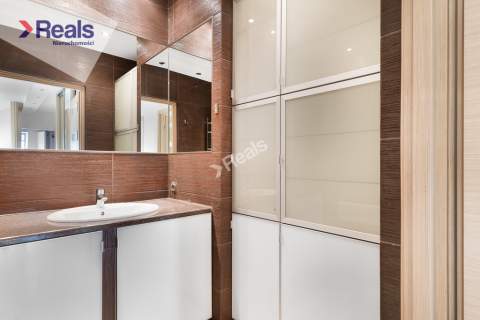 3 pokoje oddzielna kuchnia apartamentowiec Stegny