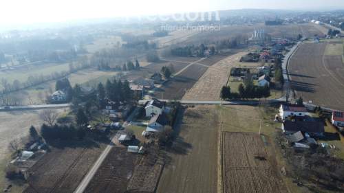 Działka budowlana z mediami w Korczynie, 1701 m2