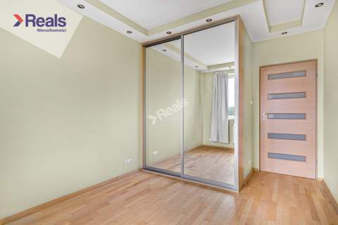 3 pokoje oddzielna kuchnia apartamentowiec Stegny