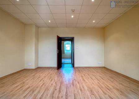 Biura 20-140m2 c.o w cenie Karolinki parking