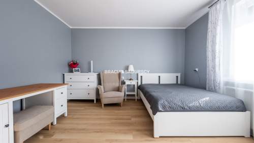 3 pok z ogródkiem - Śledziejowice.