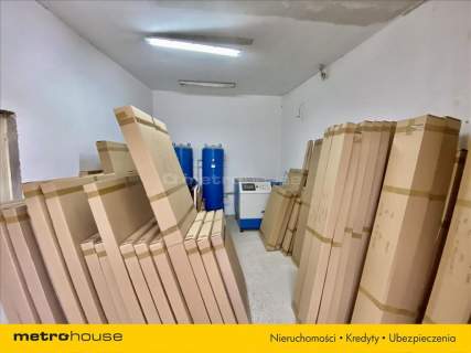Hala produkcyjna z warunkami uciążliwymi.