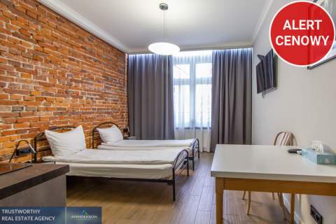 Trzy apartamenty z kuchniami i łazienkami/Salwator