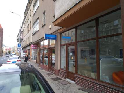 Bardzo atrakcyjny lokal handlowo usługowy