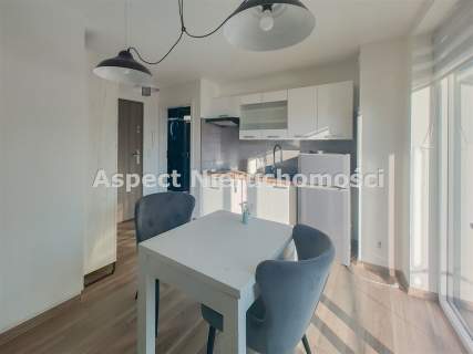 Na sprzedaż umeblowana kawalerka w Apartamentowcu