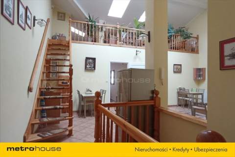 SŁONECZNY APARTAMENT W USTCE 700 METRÓW OD MORZA