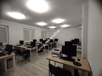 Bud. usługowy 360m2 - biura gabinety medyczn/kosm