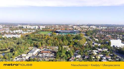 Rodzinny dom po remoncie z fotowoltaiką i garażem.
