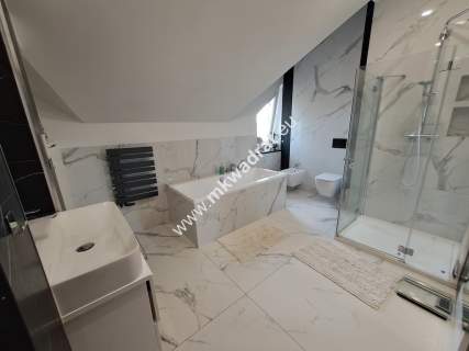 DOM 293m2 SERWIS SAMOCHODOWY 490m2