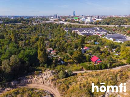 Wilcza-teren inwestycyjny z budynkiem do rozbiórki
