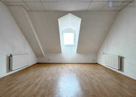 Biura 20-140m2 c.o w cenie Karolinki parking