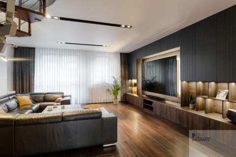 Dwupoziomowy apartament w świetnej lokalizacji.