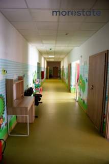 Lokal adaptowany pod konkretną działalność .