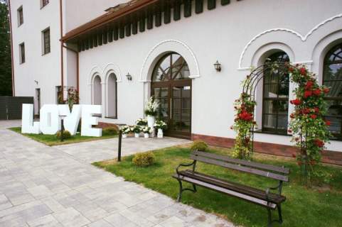 Obiekt restauracyjno - hotelowy
