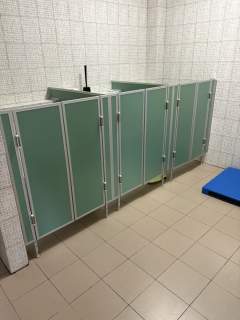 Lokal adaptowany pod konkretną działalność .