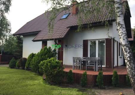 Piękny dom wśród zieleni, super dla rodziny