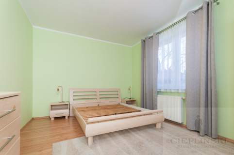 GUMIEŃCE 3 ROZKŁADOWE POKOJE, OGRÓDEM BEZCZYNSZOWE