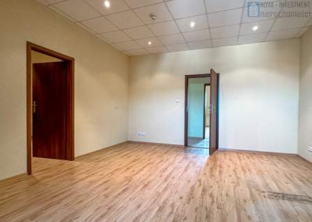 Biura 20-140m2 c.o w cenie Karolinki parking