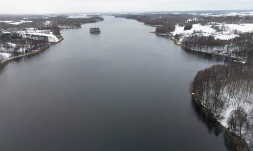 Klimatyczny dom z działką nad jeziorem Marąg