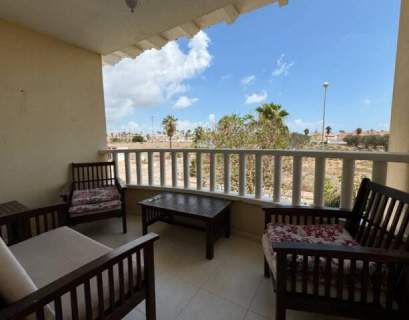 Apartament w Hiszpanii z prywatnym solarium i basenem