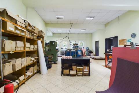 Do wynajęcia przestronny lokal użytkowy 300 m 