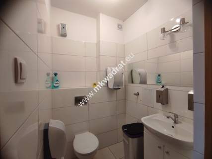 Bud. usługowy 360m2 - biura gabinety medyczn/kosm