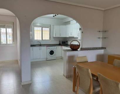 Apartament w Hiszpanii z prywatnym solarium i basenem